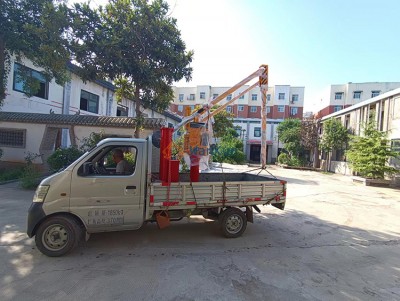 Sebuah Manipulator manual untuk Foundry selesai produksi dan mulai pengiriman